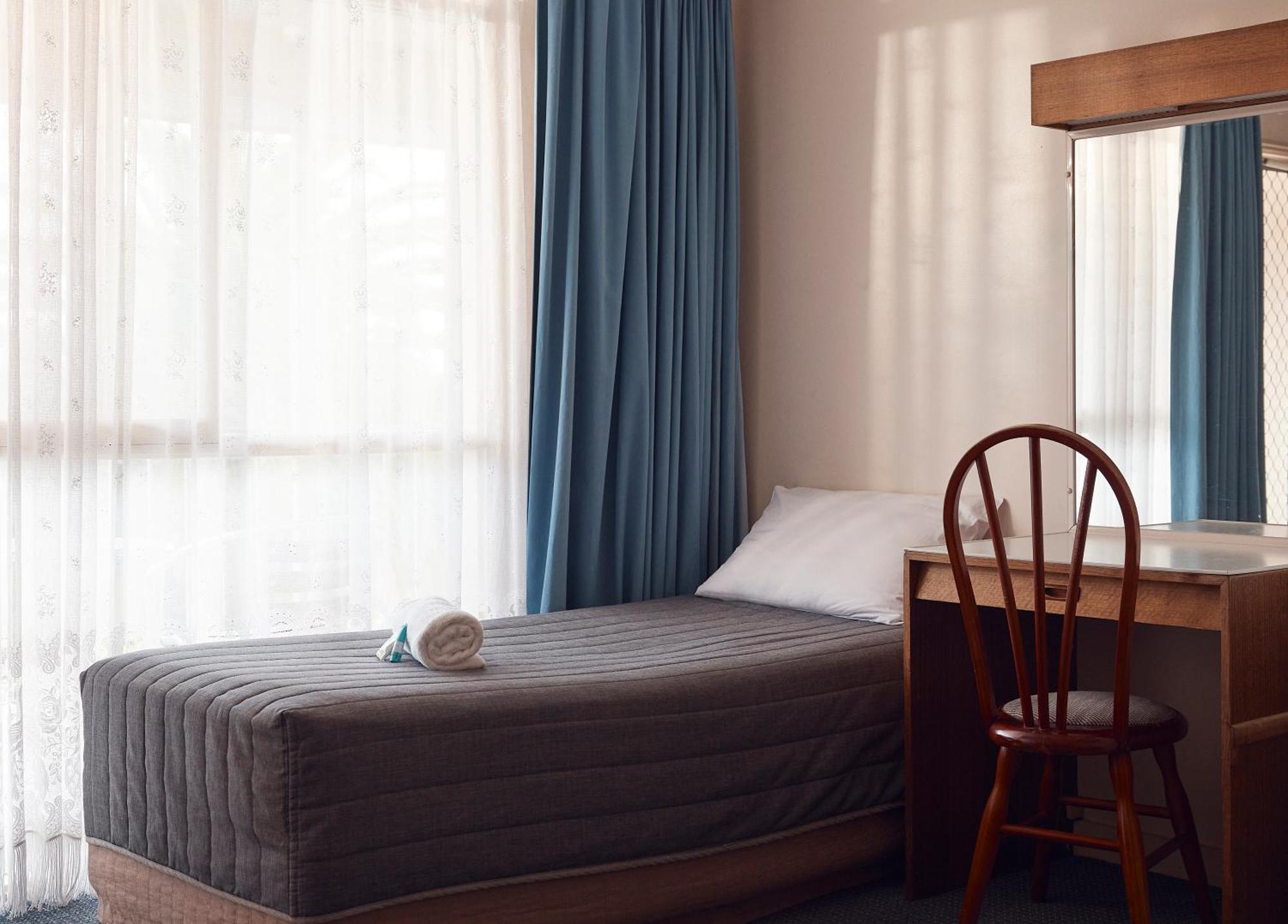 Holiday Lodge Motor Inn Нарума Екстериор снимка