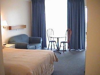 Holiday Lodge Motor Inn Нарума Екстериор снимка